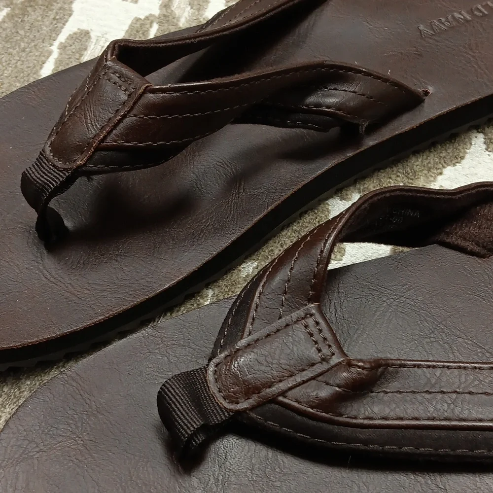 Old Navy Boys Brown Faux Leather Dark Cognac Sandals, Size 5/6